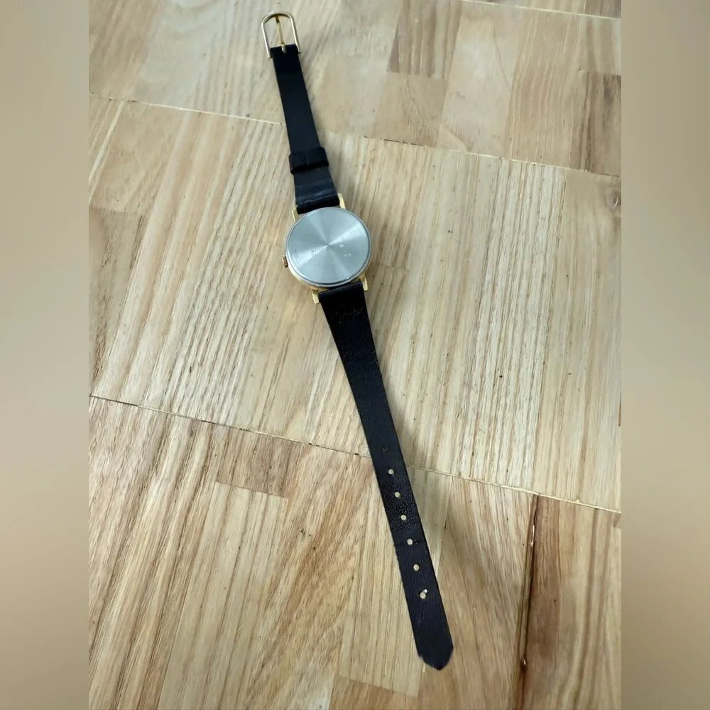 Vintage Disney Lorus Mickey Mouse moving arms watch NEW BATTERY